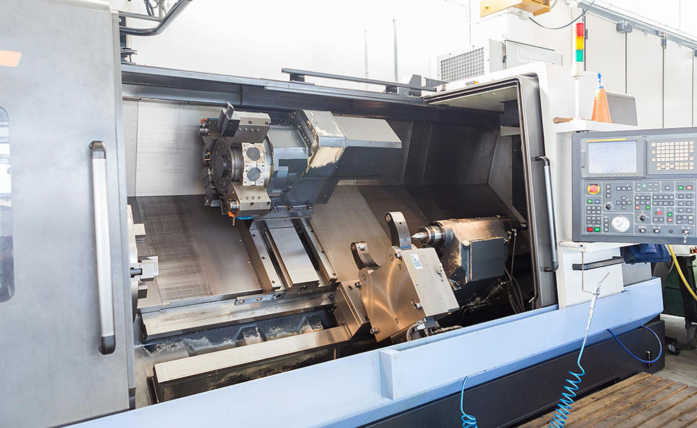 Parco_macchine_torneria_RZ_tornio_doosan_puma_400_LM_con_lunetta_dett_FE5B3582.jpg